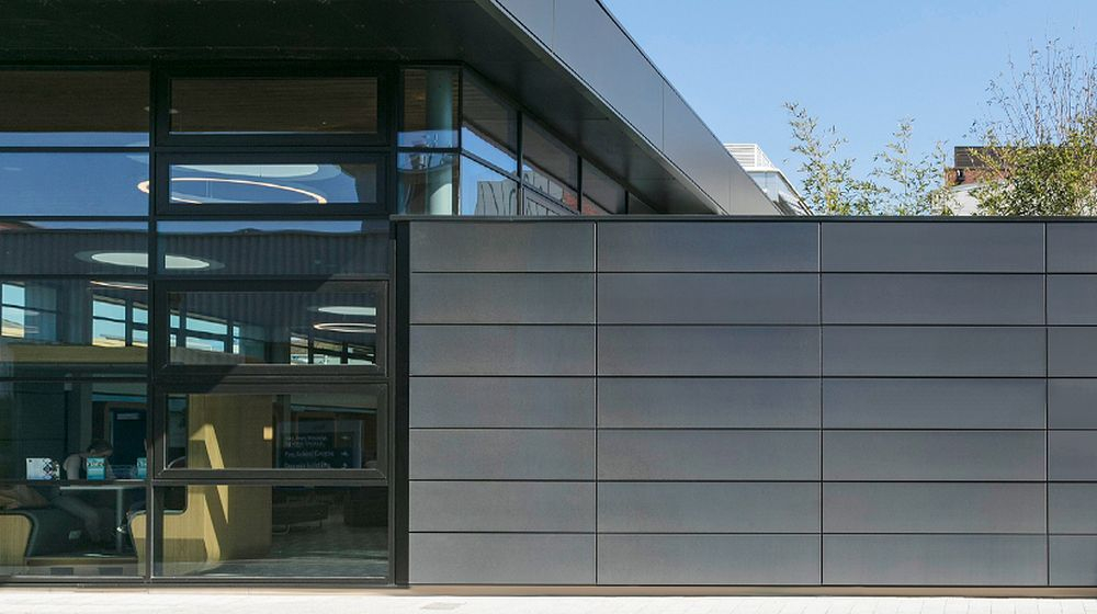 roestvast façade en métal