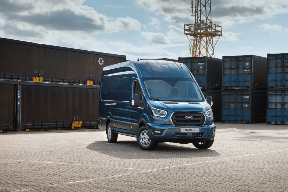 Nieuwe aandrijflijn met verbeterde 2.0-liter EcoBlue dieselmotor met 136 kW (185 pk) gekoppeld aan een automatische tientrapstransmissie en achterwielaandrijving