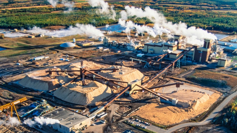 Papierpulpfabriek in Alberta, Canada