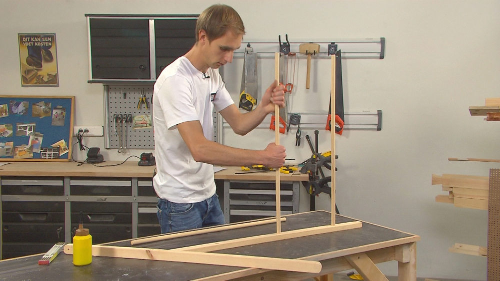 zelf plantenrek maken diy scandinavische stijl bloempottenrek