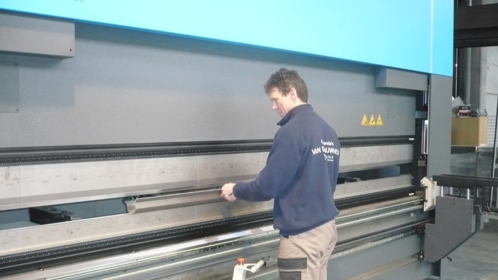 De Haco Pressmaster beschikt over een grote daglichtopening en koers, die de nuttige buigvrijheid maximaliseren