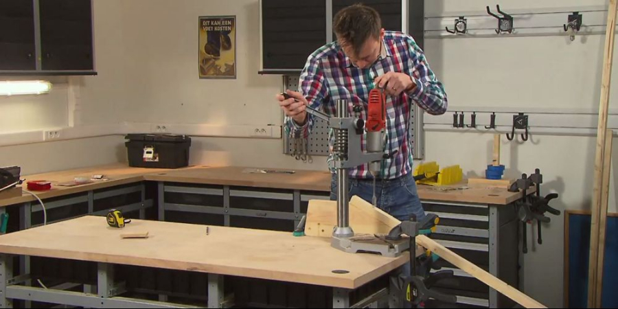 schuin boren staande lamp