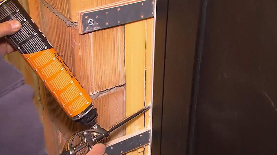 afwerken Comment (faire) installer une nouvelle porte d'entrée