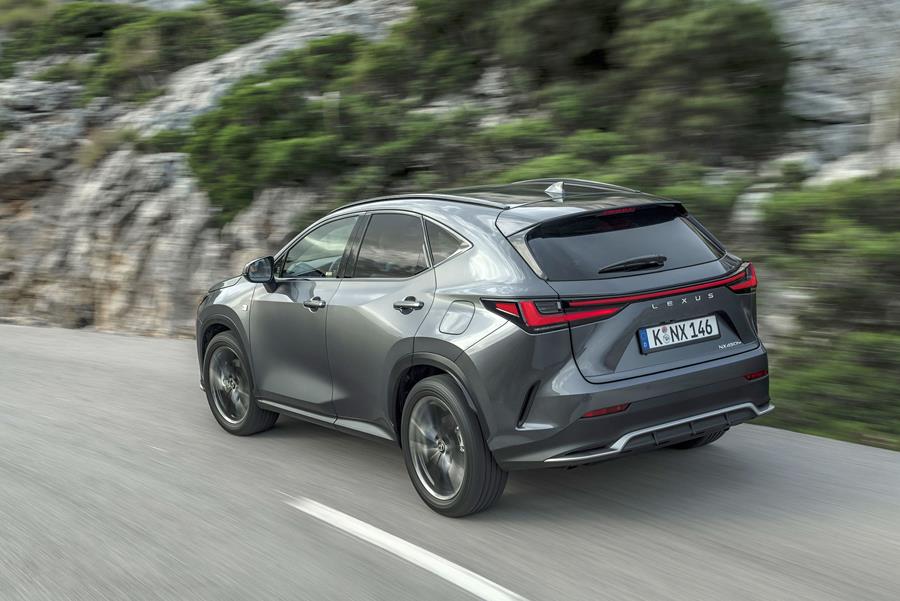 Rijtest Lexus NX 450h+: Fullhybridespecialist tot het stopcontact gedwongen