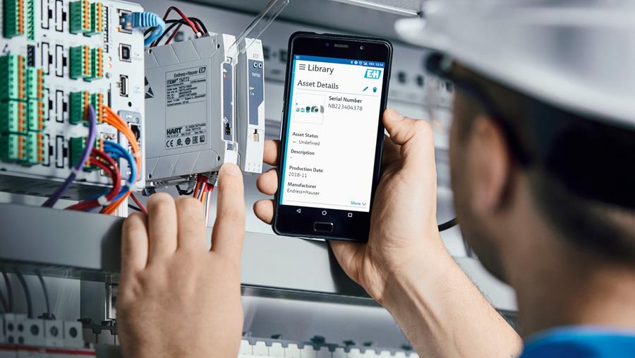 Netilion, l'écosystème IIoT d'Endress+Hauser basé sur le cloud. Vous pouvez ainsi créer un jumeau numérique de chaque instrument et conserver et accéder aux informations associées, notamment les listes de pièces détachées et les manuels. Cela est bien sûr utile pour votre gestion des actifs