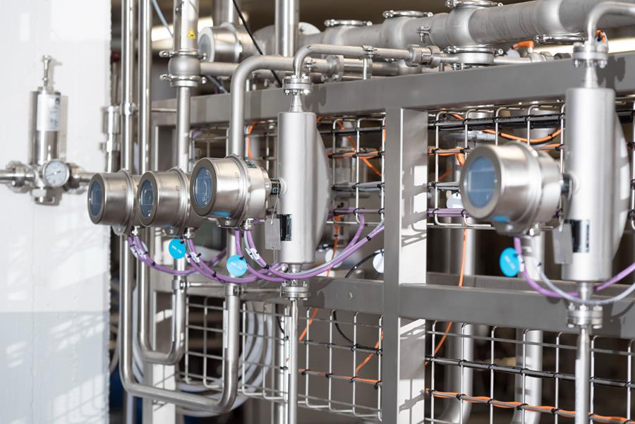 Coriolis-massaflowmeters kunnen de dichtheid van voedingsvloeistoffen en alle afgeleide parameters meten