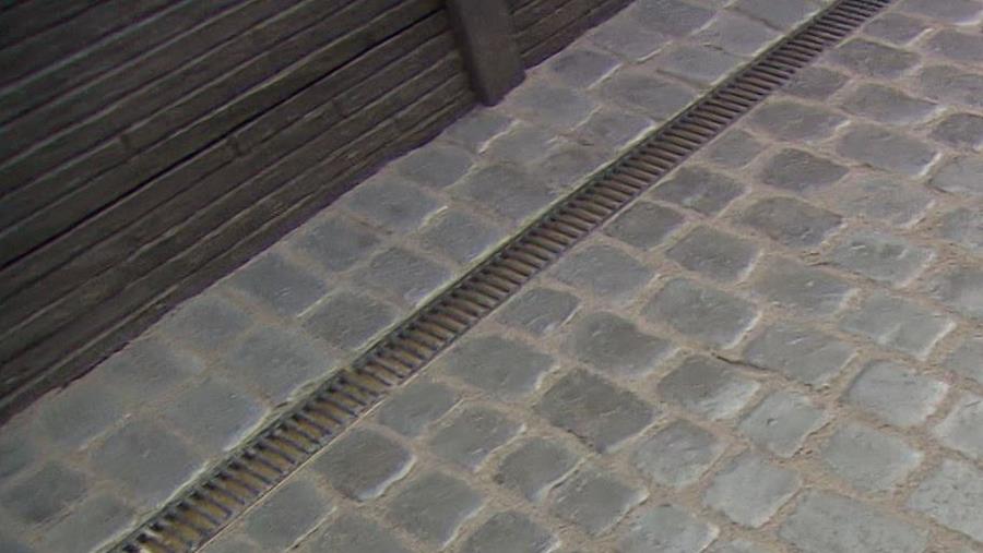 afvoergoot bij een oprit