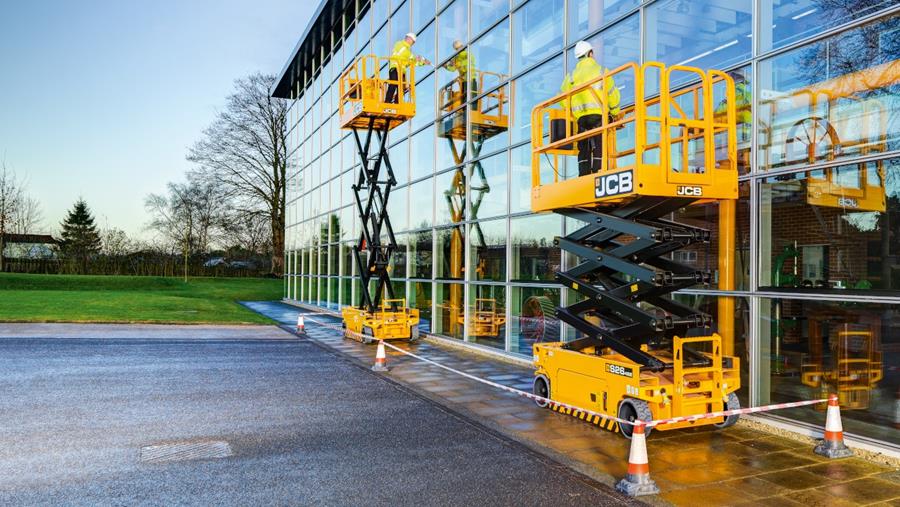 hoogwerker jcb ramen wassen