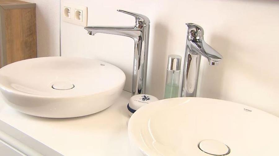 wit porselein lavabo waskom