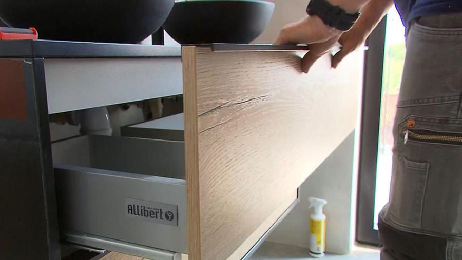 schuiflade hangend lavabomeubel